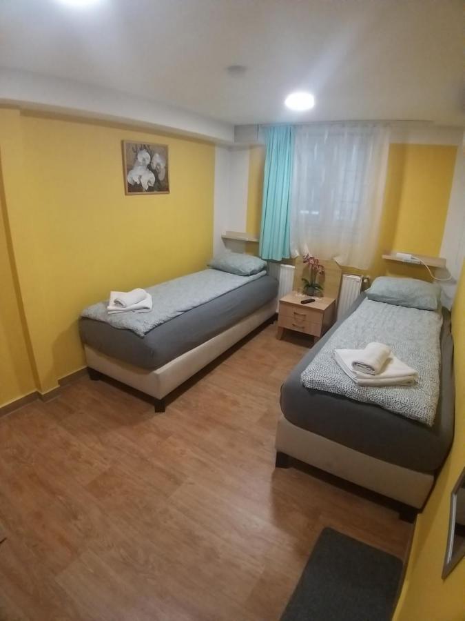 Pensión Deniz *